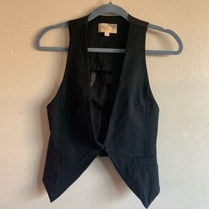 ELIZABETH & JAMES Vest